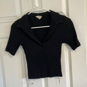 Black collared crop top!